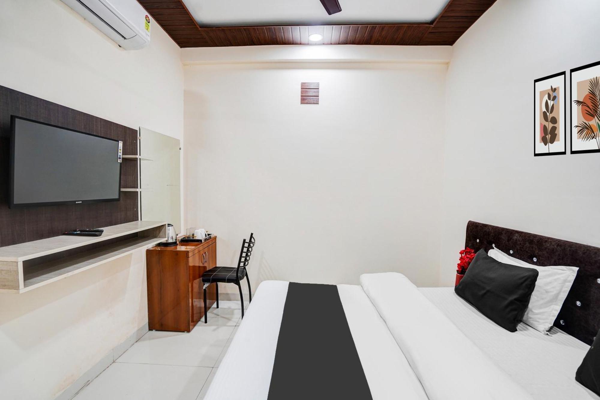 Super Hotel O Brilliant Convention Centre Formerly Madhur Shree Indore Exterior photo